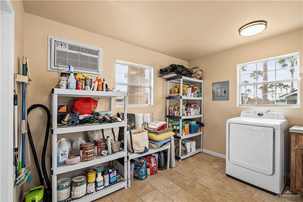 Photo 6 of 2070 Cordoba East