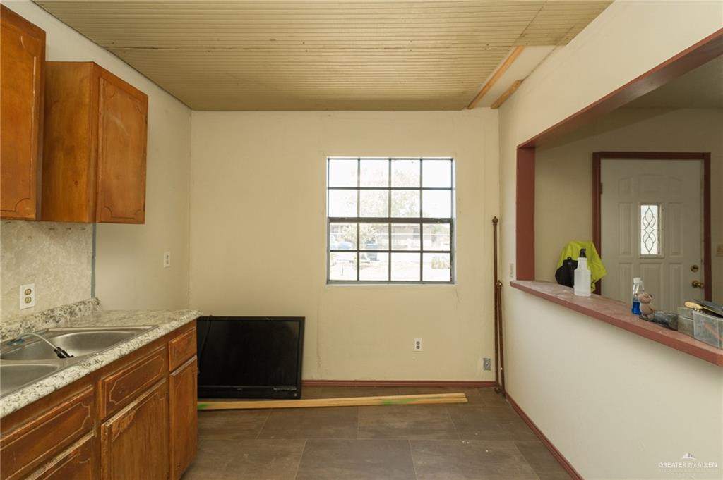 Photo 8 of 161 Elena Street