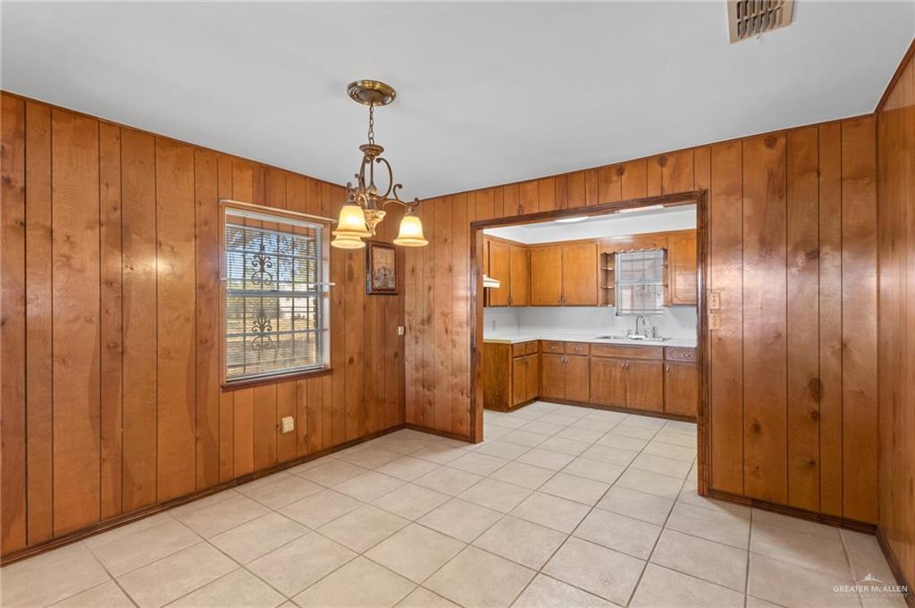 Photo 6 of 801 Foster Drive